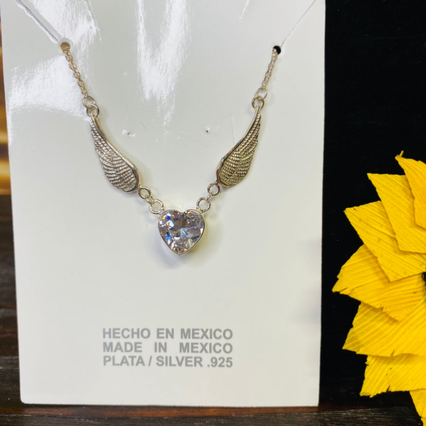 Necklace Wings with a heart stone.